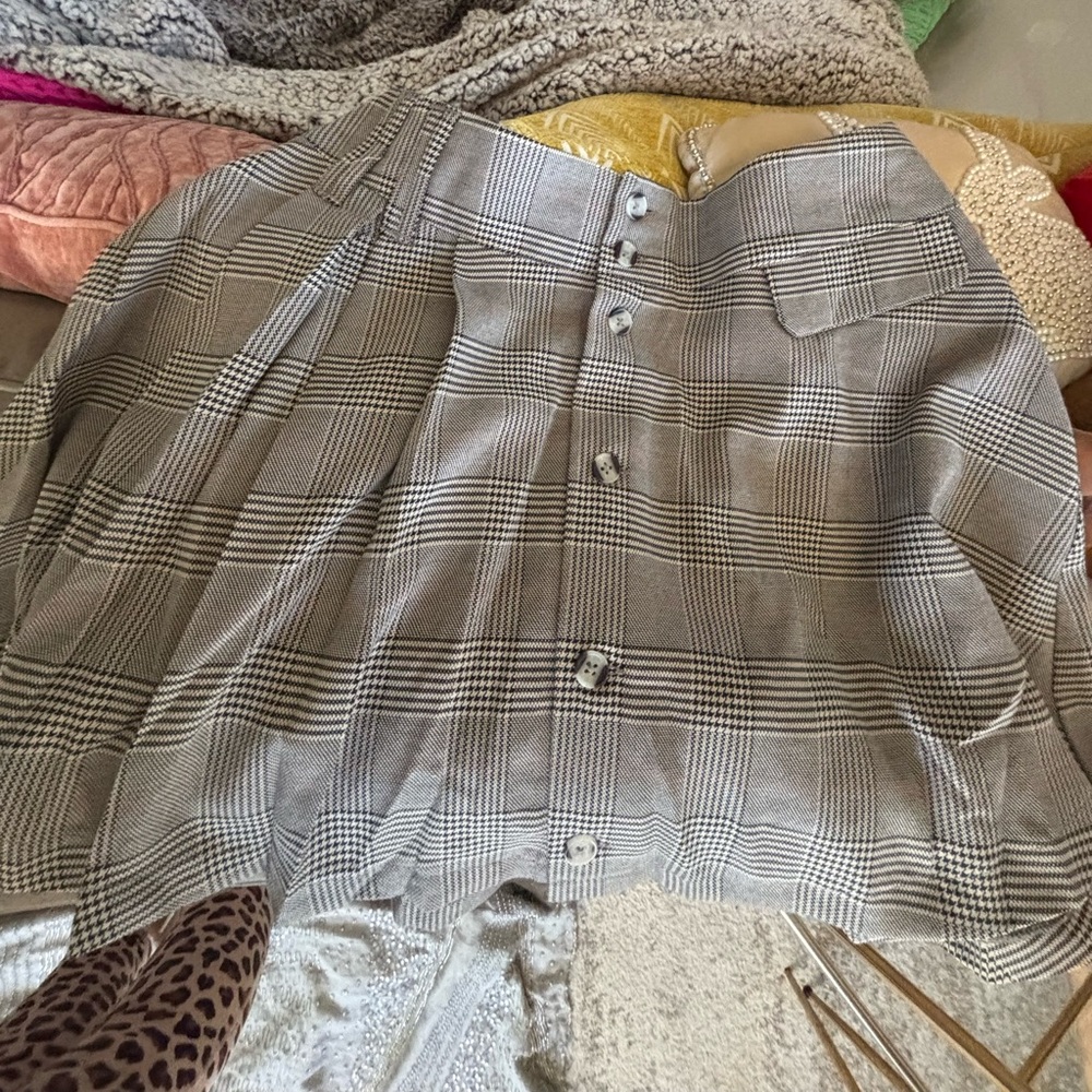 Plaid high waisted skirt with buttons